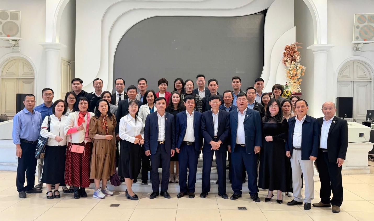 VIAC cooperated with the Department of Justice and the Department of Finance of Hai Phong City to organise a training program on Negotiation and Contract Signing Skills, and the Resolution of Arising Disputes